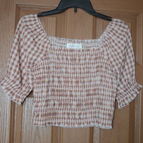 $5 for $10* NWT Pink Rose Crop Top Size S - Picture 1 of 7